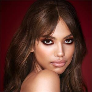 Charlotte Tilbury The Bella Sophia Look- Light-Medium